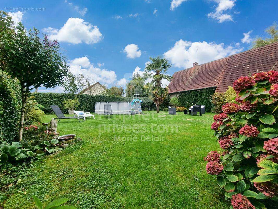 Maison Saint Loup Des Bois 6 pièce(s) 174 m2 - photo 8