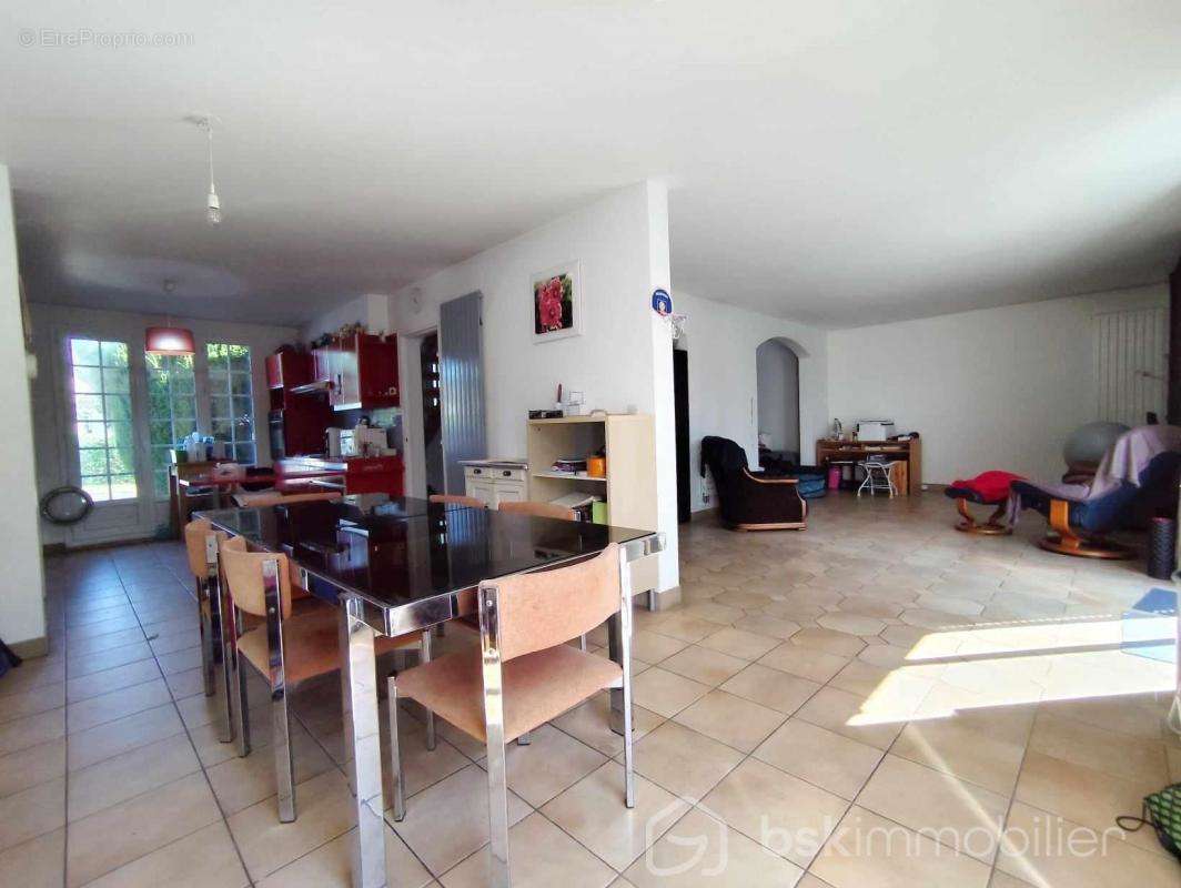 Maison à PONTAULT-COMBAULT