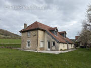 Maison à LAVIRON