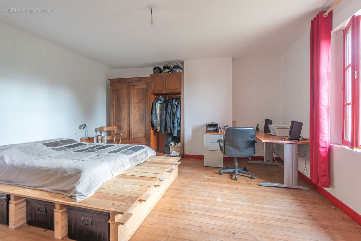 Maison à SAINT-CAPRAIS-DE-BORDEAUX