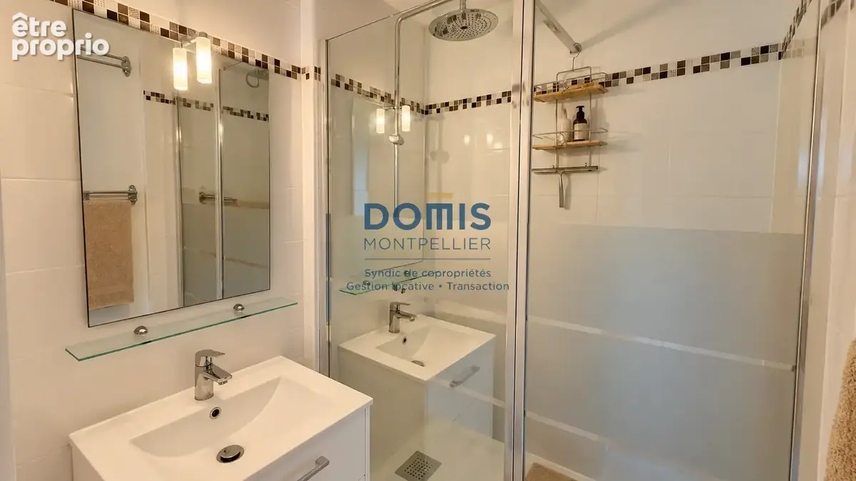 Appartement 2 pièces de 42 m2 en première ligne sur l’étang, avec piscine et accès direct à la plage - photo 6