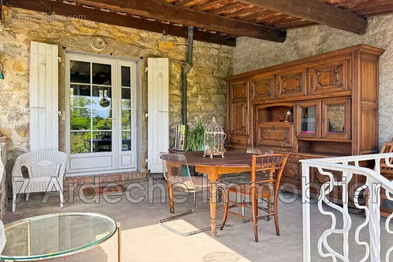 Maison 398 m² à Villeneuve-De-Berg  - photo 6