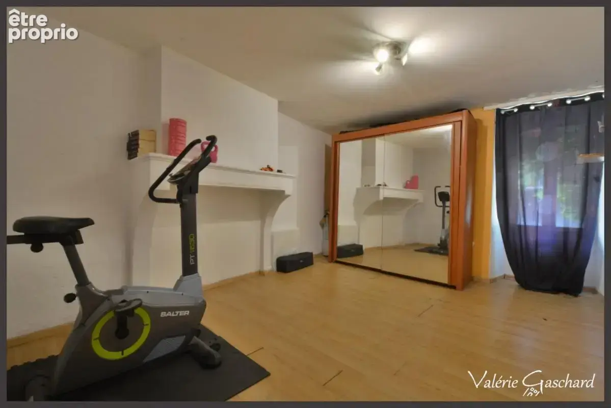 Maison en pierre de caractère (235 m²) – Dépendances, Jardin & Piscine à  SAINT ANTOINE DE BREUILH (24) - photo 17