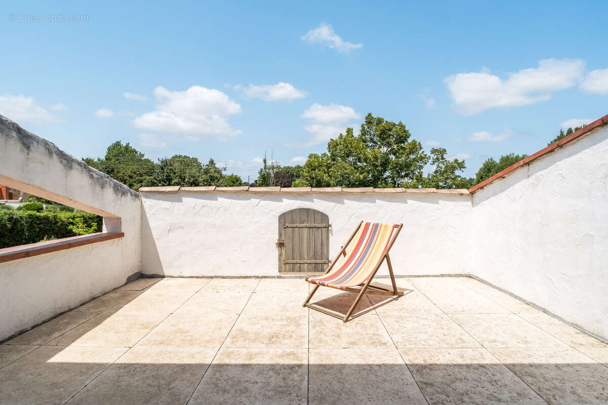 Maison à BRUGUIERES
