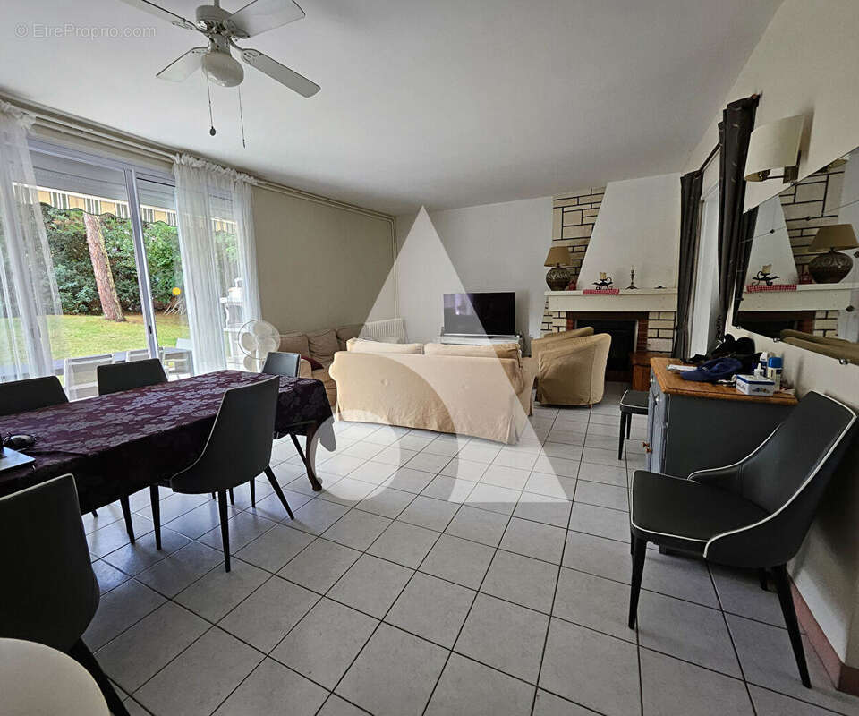 Maison à LES MATHES