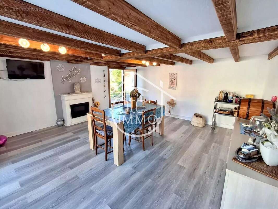 Maison à MOULEYDIER