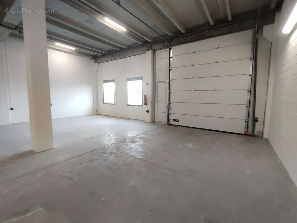 Autre à SAINT-QUENTIN-FALLAVIER