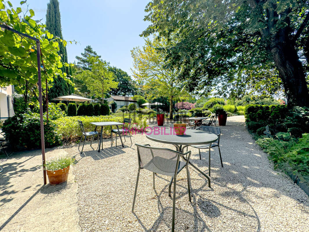 Maison 330 m² à Pernes-Les-Fontaines  - photo 3
