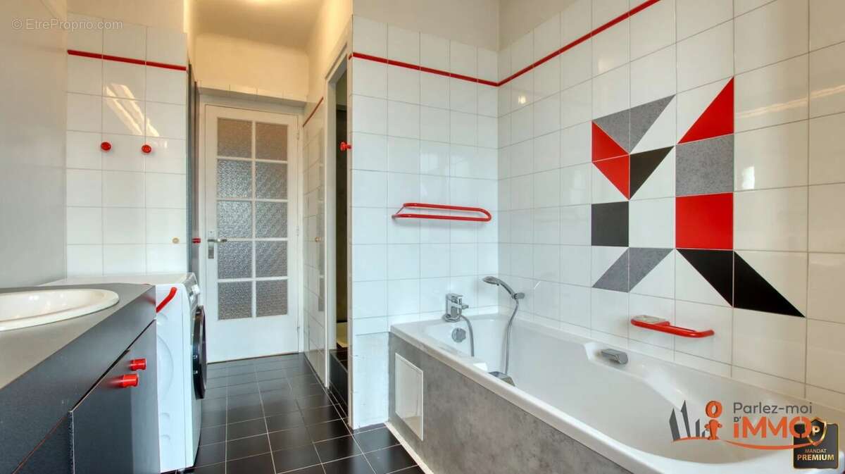 Appartement à VEAUCHE