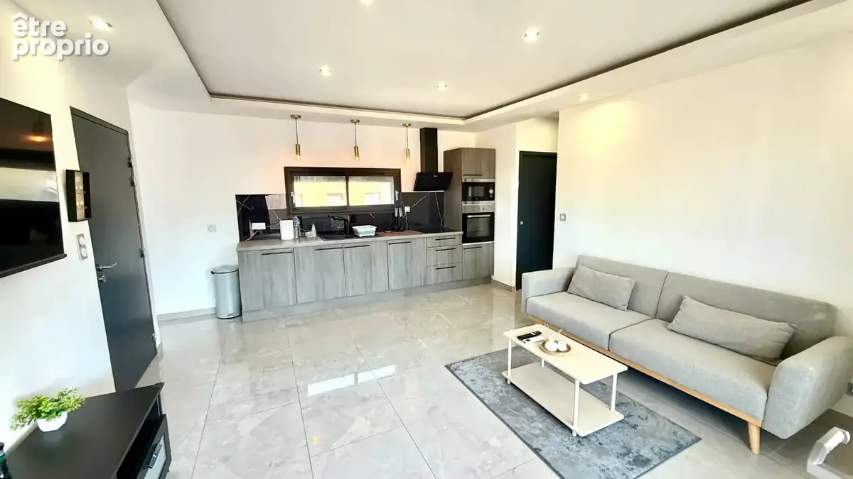 Appartement Type T2 avec terrasse, cave et place de parking privative sécurisée. - photo 2