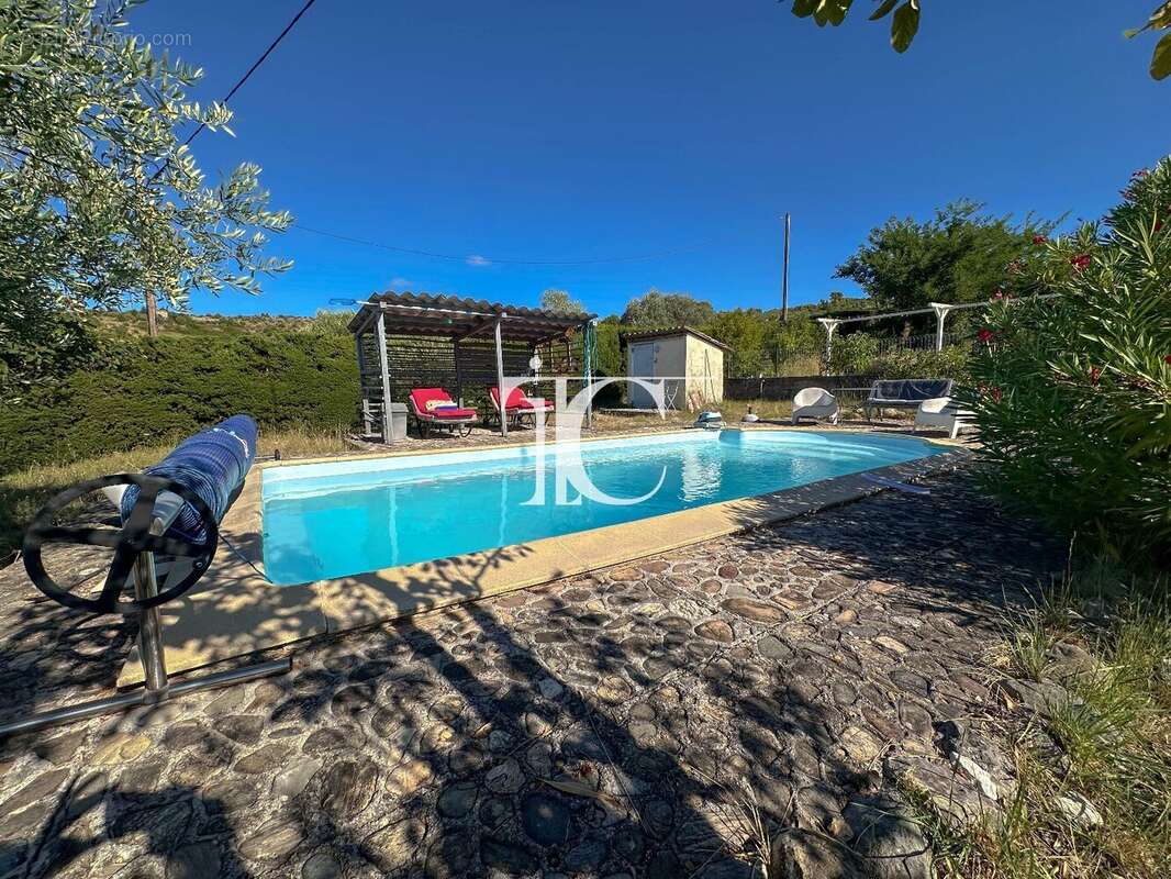 Maison à SAINT-BRES