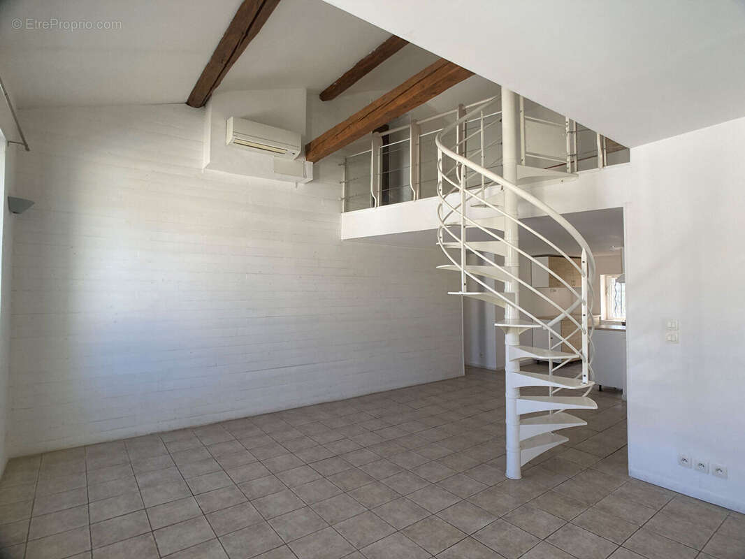 Appartement à SAINT-CYR-SUR-MER