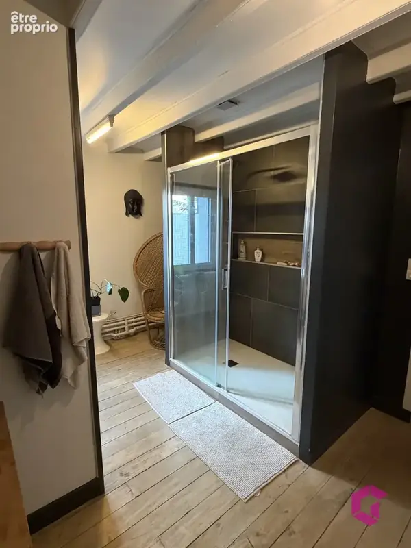 A 10 minutes de Billom, maison rénovée avec plus de 8 000m2 de terrain - photo 11