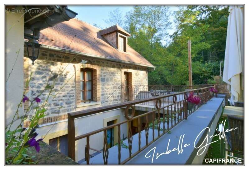 Maison à NERIS-LES-BAINS