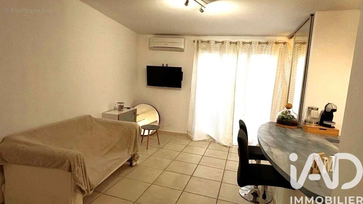 Photo 9 - Appartement à ROQUEBRUNE-SUR-ARGENS