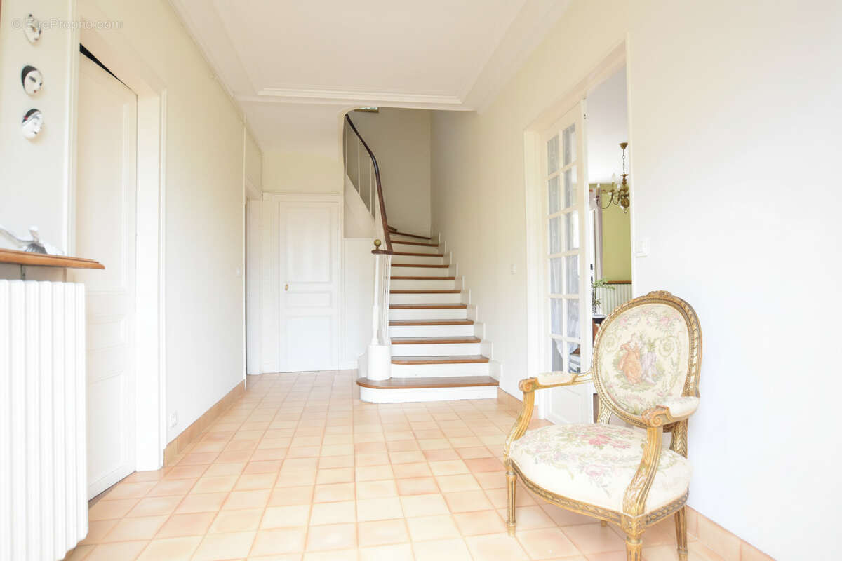 Maison à LE PERRAY-EN-YVELINES