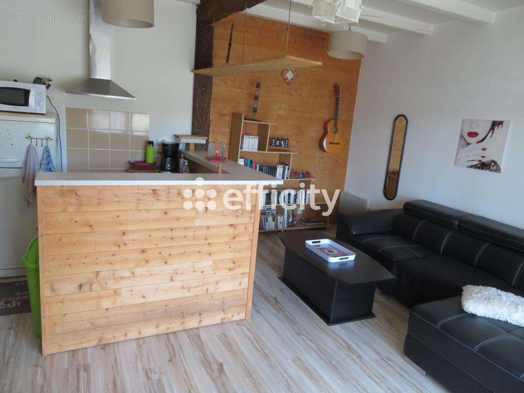 Appartement à SAINT-DENIS-DU-PIN