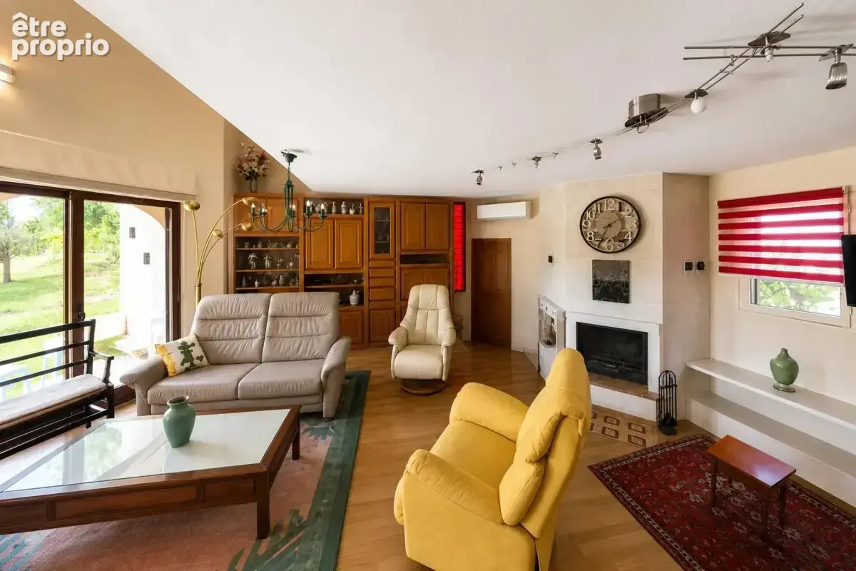 Maison solaire d'architecte de 12 pièces de 260 m² à Bias - photo 8