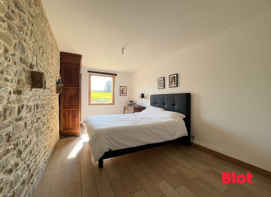 Maison à ERCE-EN-LAMEE