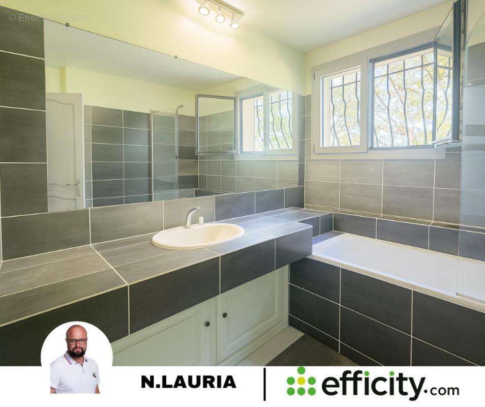 Maison à PEYROLLES-EN-PROVENCE