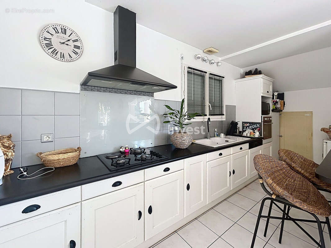 Maison 165 m² à Borderes  - photo 3