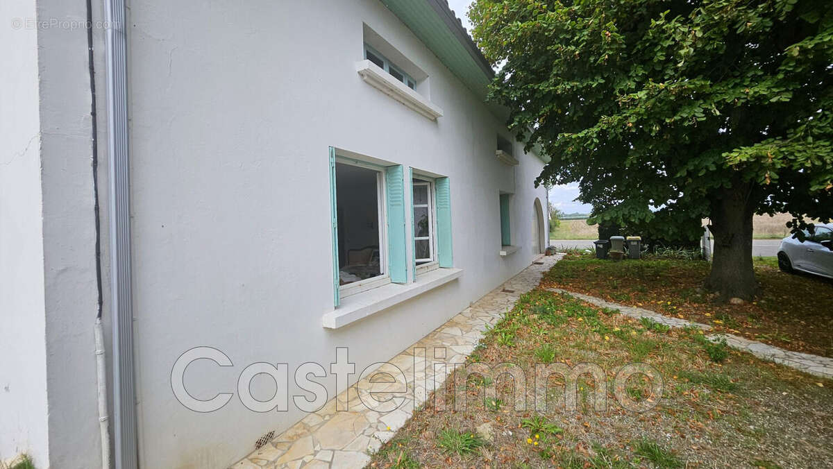 Maison à CASTELSARRASIN