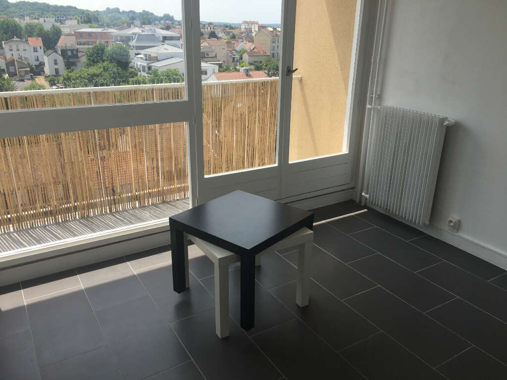 Appartement à NANTERRE