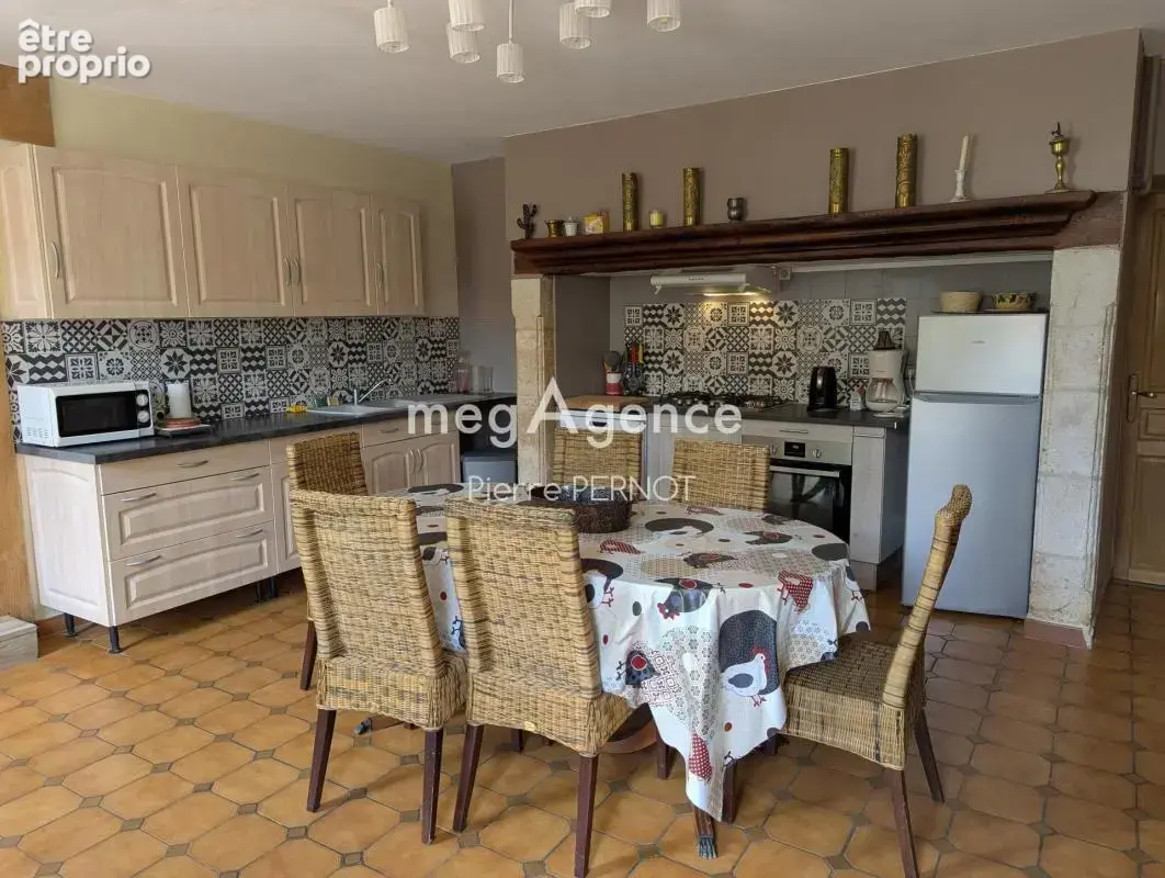 Grande propriété en Pierre avec dépendances - photo 4