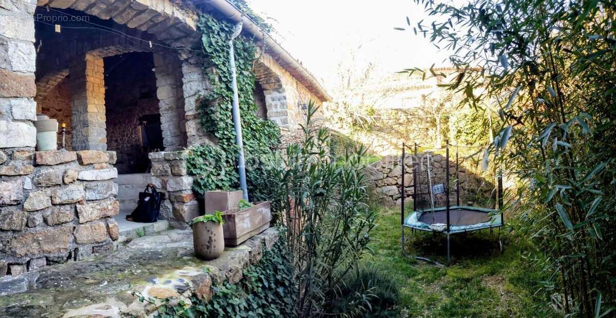 Maison à SAINT-JEAN-DU-PIN