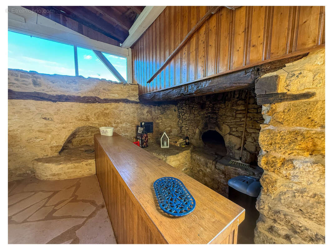 Maison à SAINT-AMAND-DE-COLY