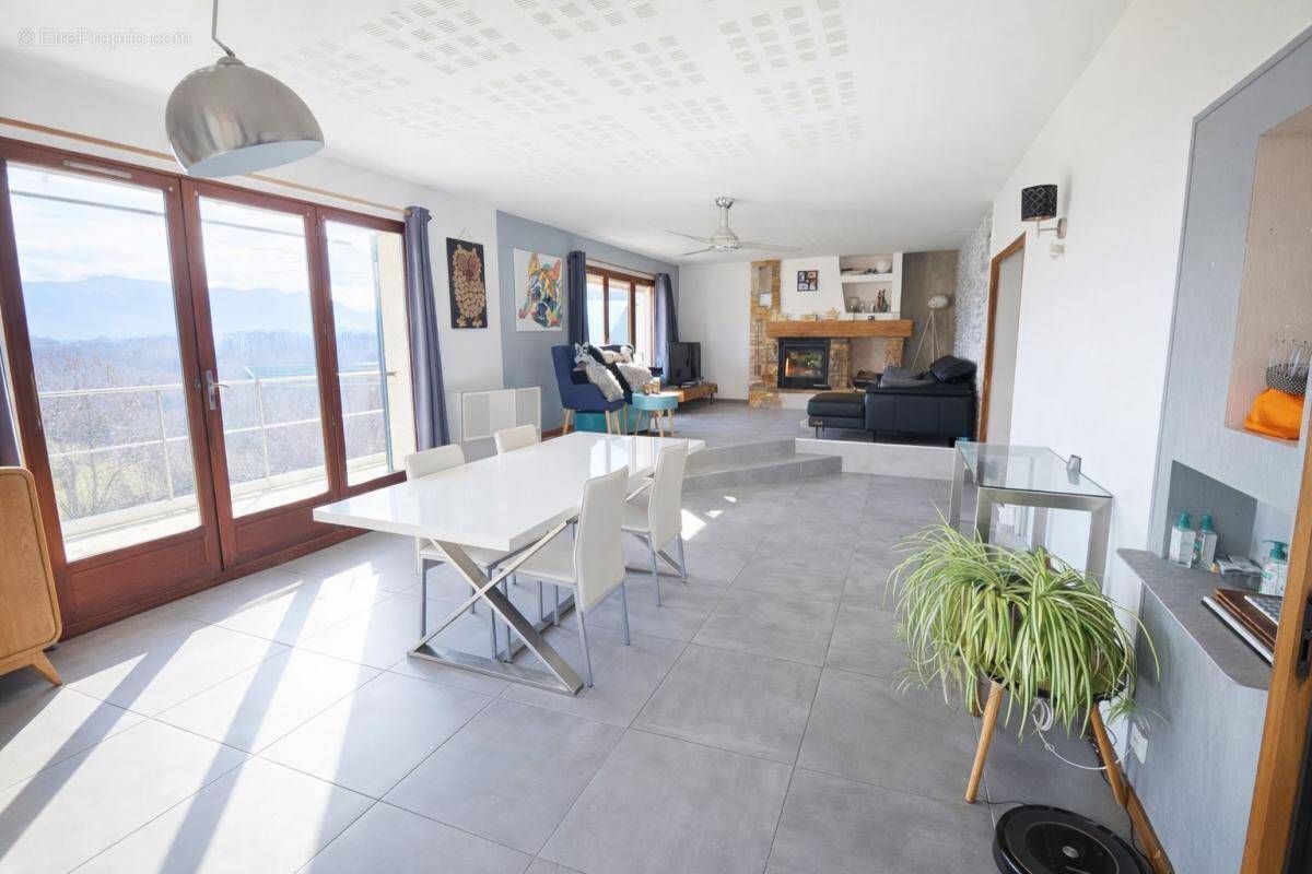 Appartement à VOIRON