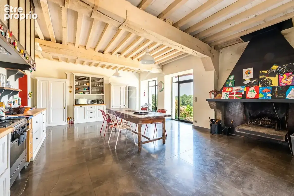 Deux maisons de caractère au cœur de plus de 5 000 m² - photo 4