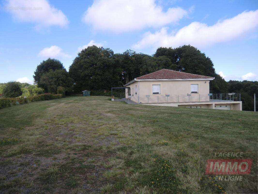 Maison 275 m² à Thermes-Magnoac  - photo 5