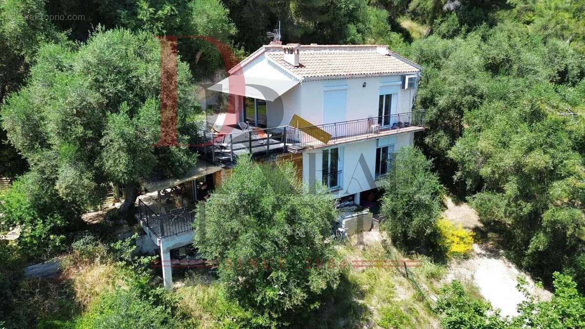 Appartement à CASTELLAR