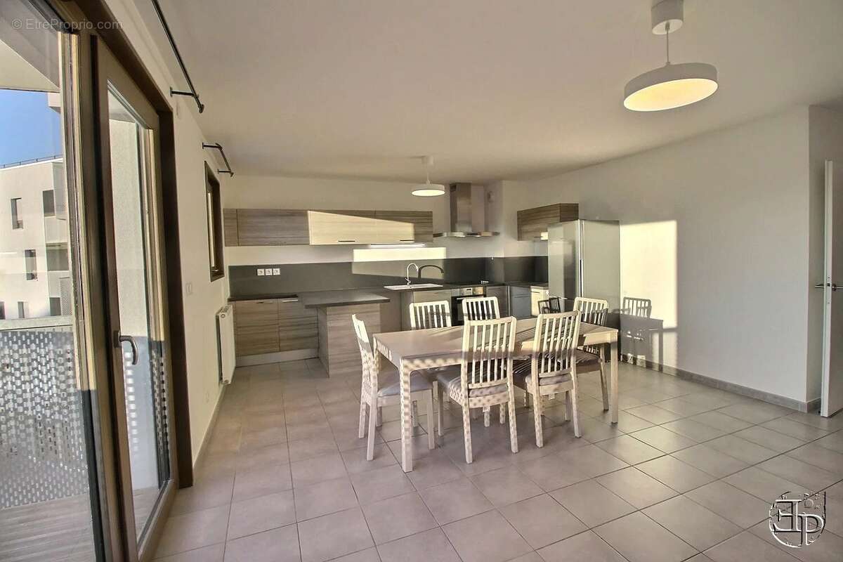 Appartement à VIRY
