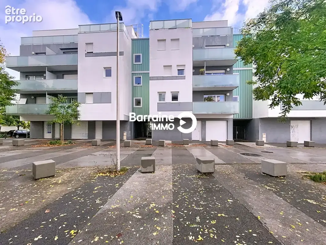 A vendre - lorient  centre ville - appartement recent de type 3 de 55m² avec balcon et garage - photo 3