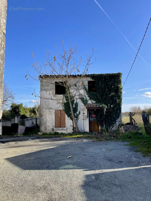 Maison à SAINT-SAVINIEN