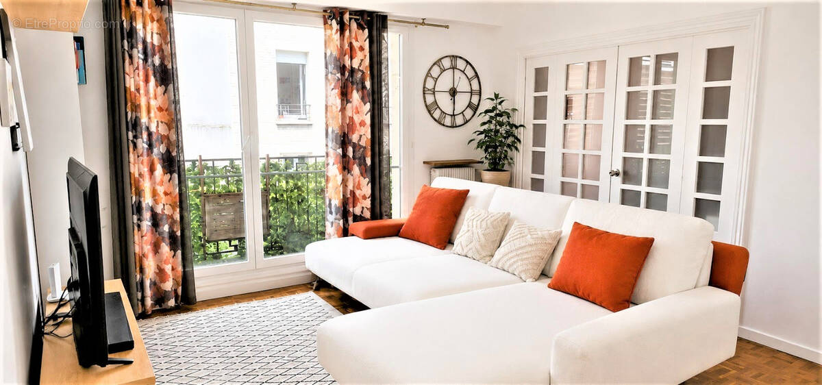 Appartement à LA GARENNE-COLOMBES