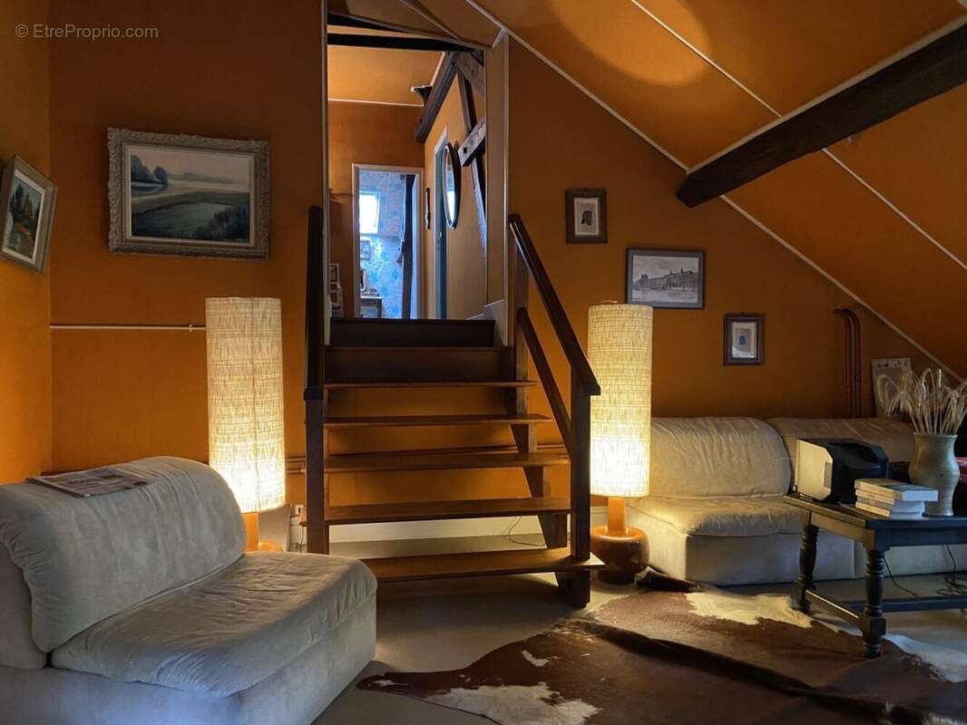 Maison à LA CHAPELLE-MONTLINARD