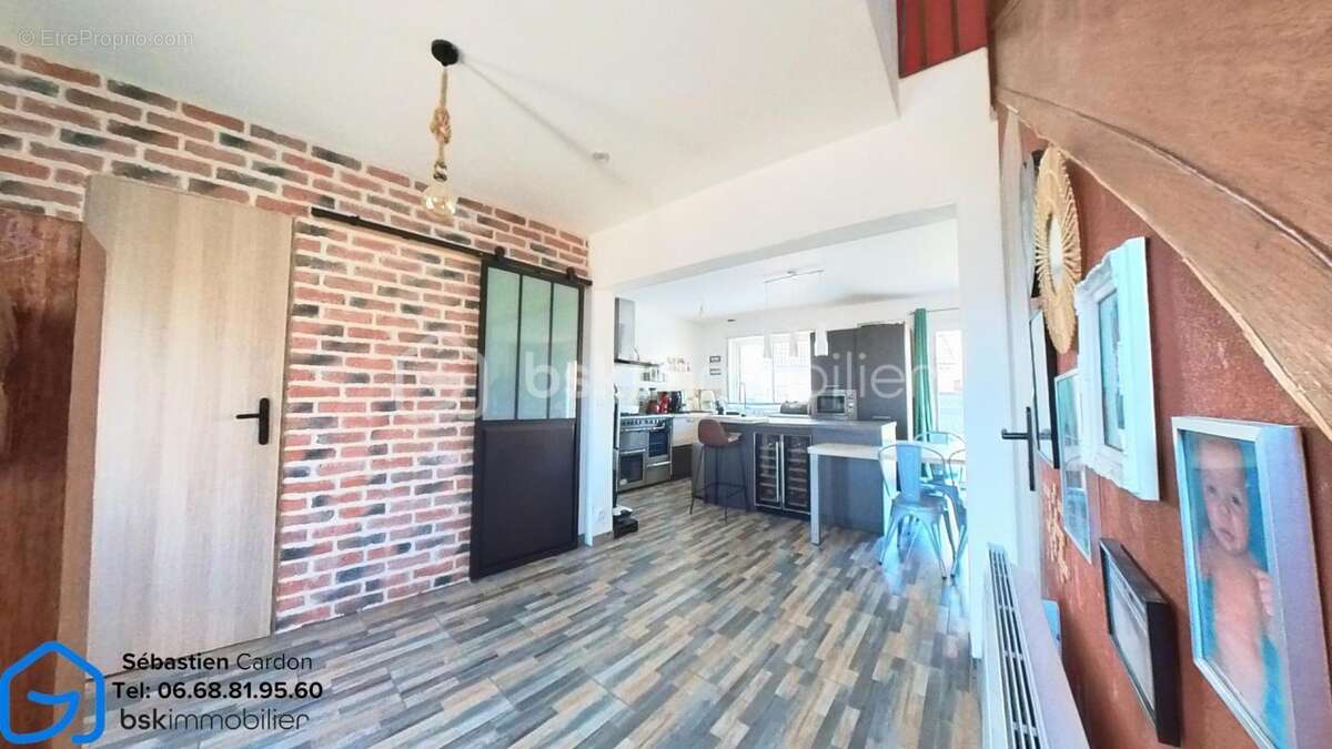 Maison à COURRIERES