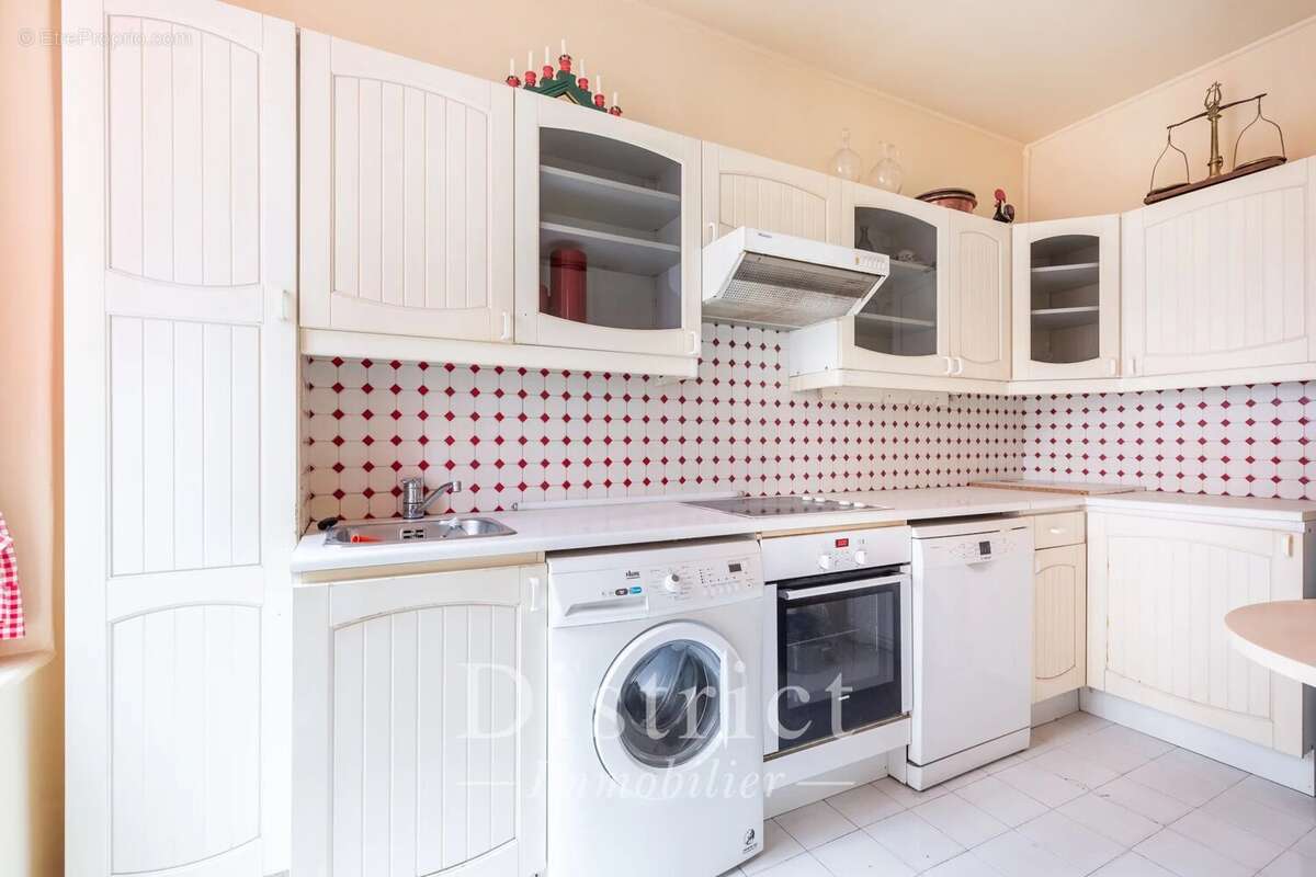 Appartement à PARIS-8E