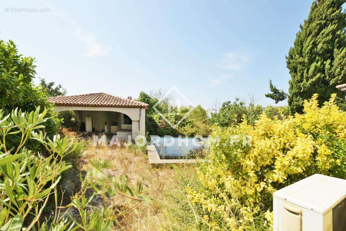 Vend Maison 157m2 terrain de 2193 m2 sans vis à vis  13015 - photo 25