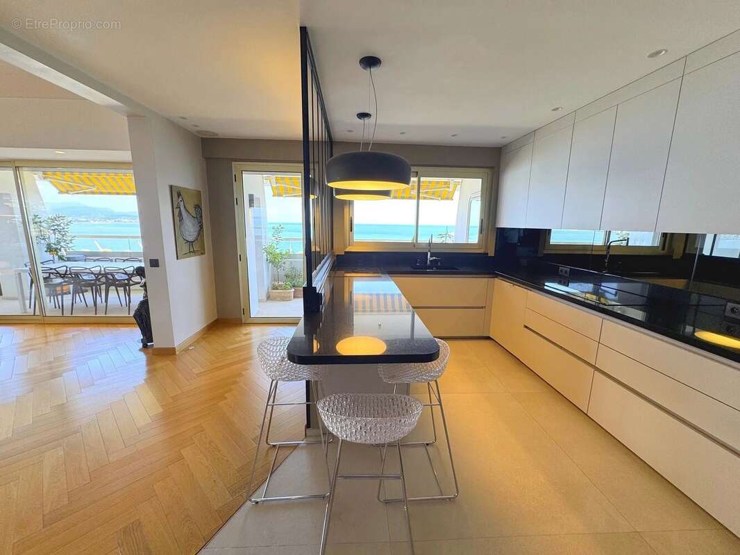 Appartement à VILLENEUVE-LOUBET