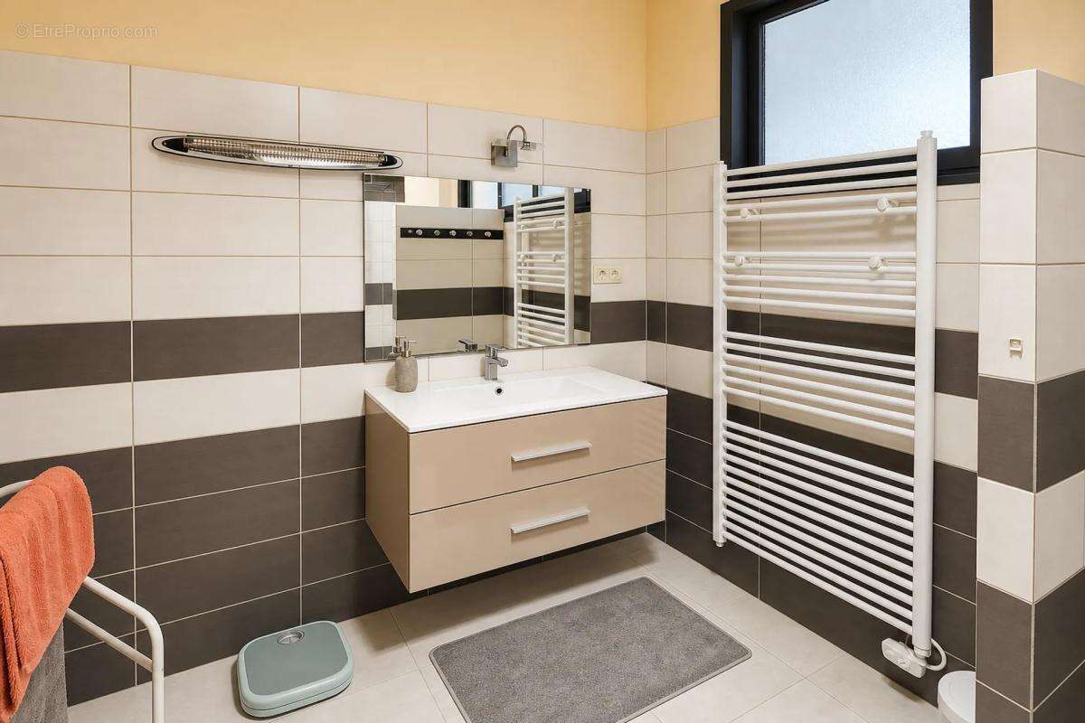 Ferme de 294 m² avec dépendances à Moisy - photo 11