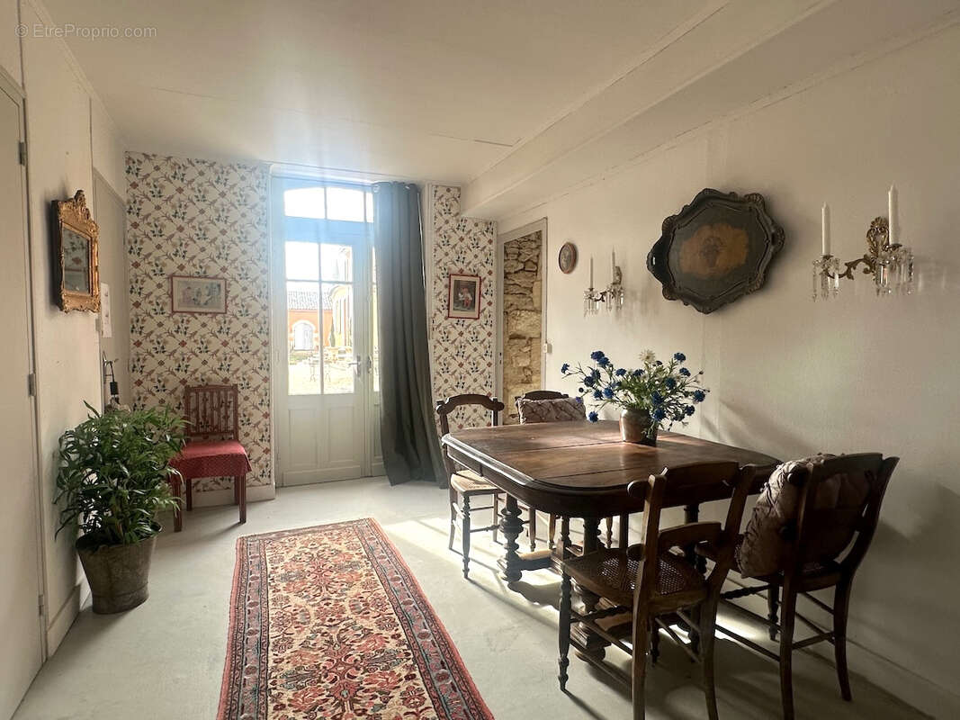 Maison à BLAYE