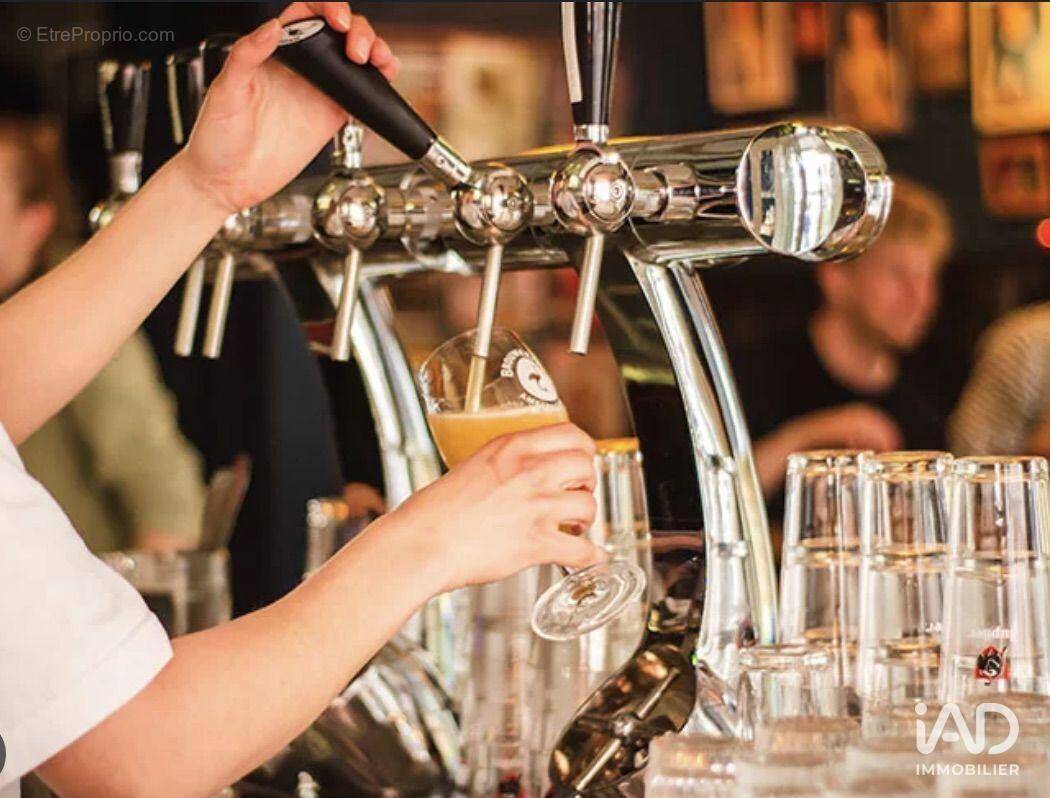 Photo 1 - Commerce à MARLY