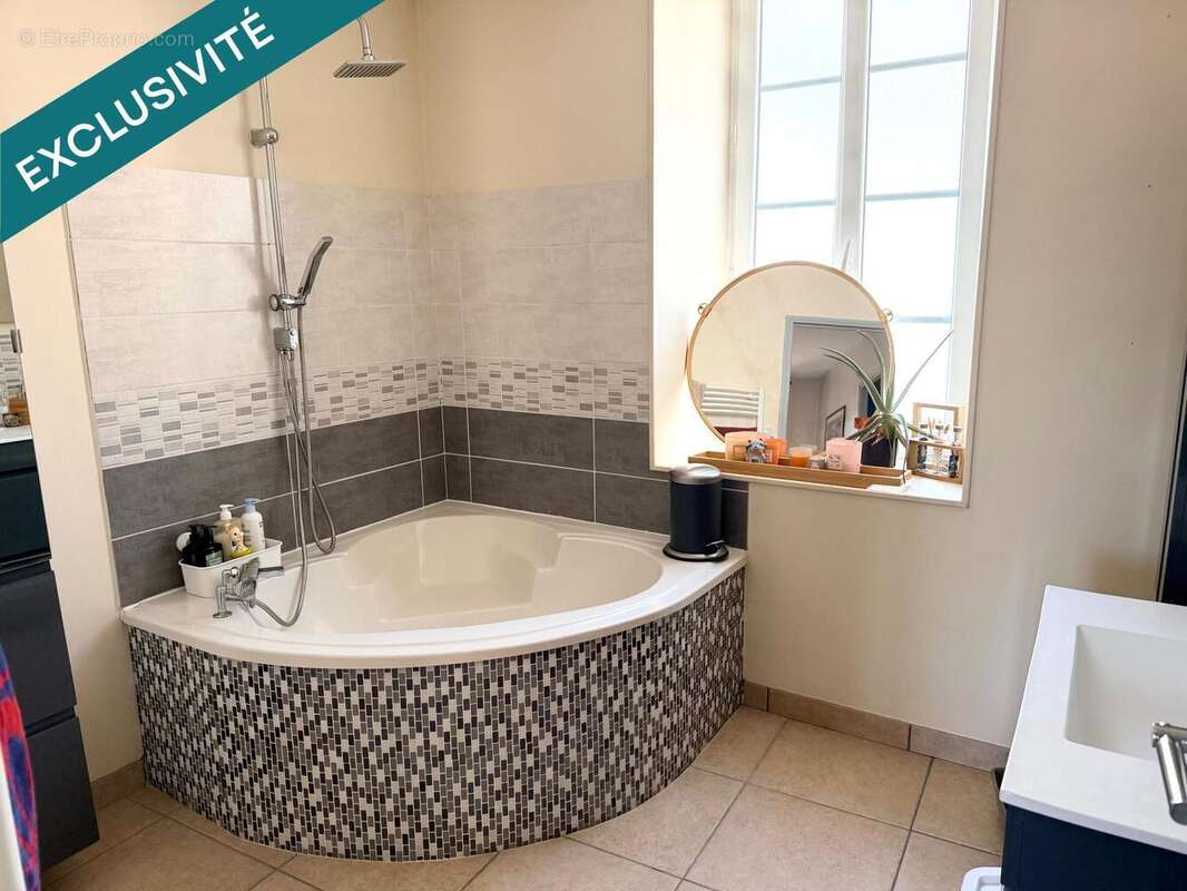 Maison 183 m² à Saint-Hilaire-De-Villefranche  - photo 8