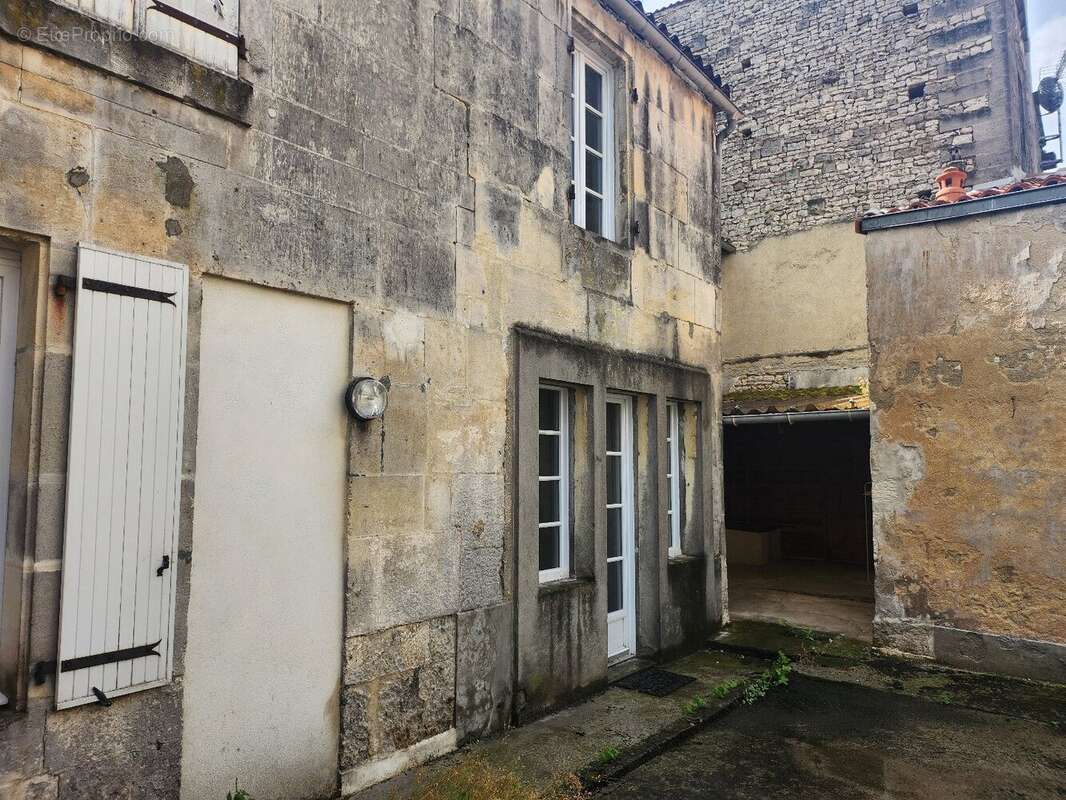 Maison à JARNAC