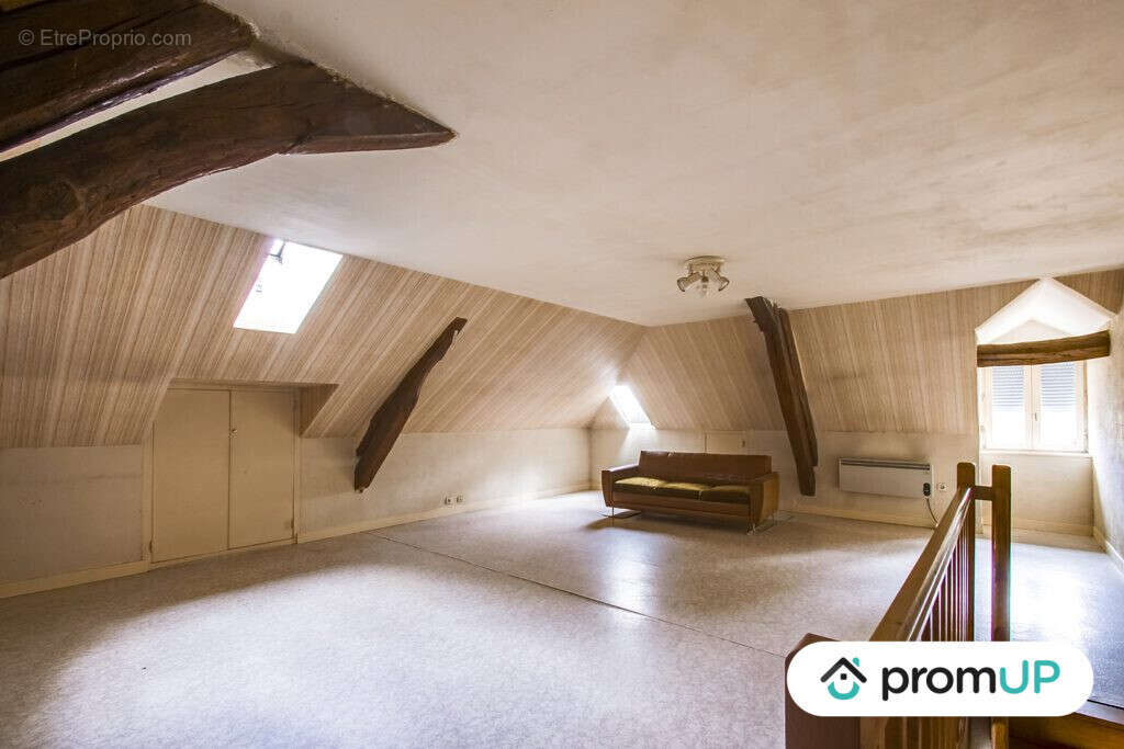 Maison à SAINT-AMAND-EN-PUISAYE