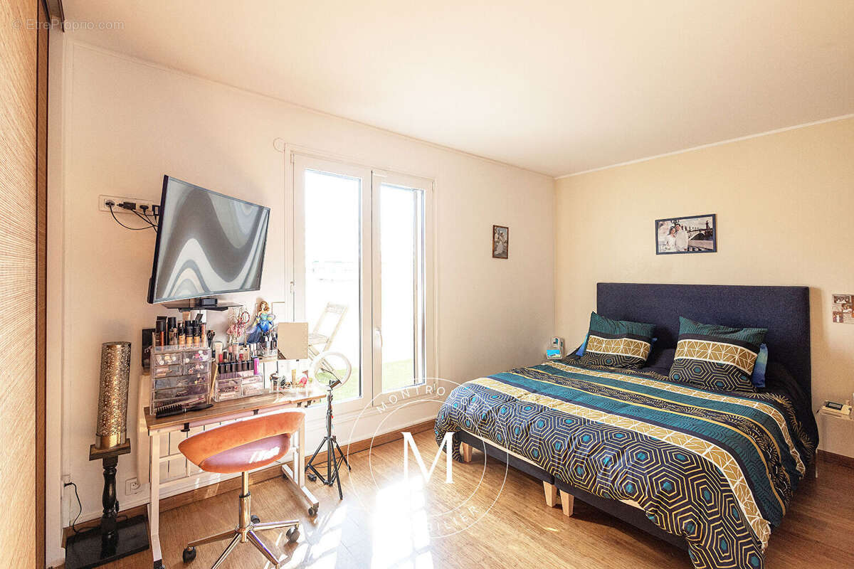 Appartement à PARIS-14E